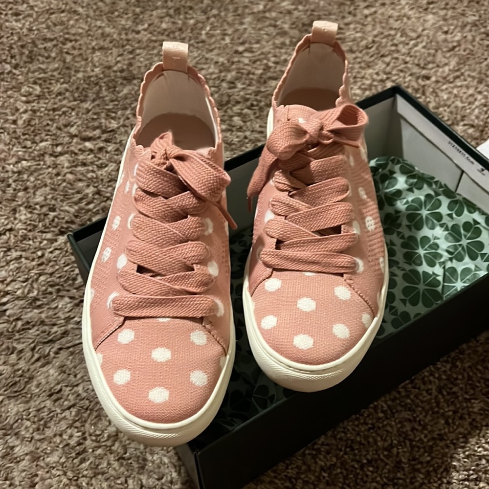 Lightly Worn, Excellent Condition. - image 4